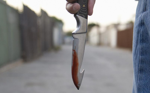 Белорус ранил троих мужчин ножом в живот и угрожал автоледи смертью