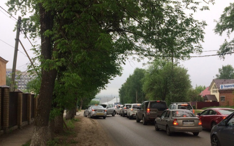 ДТП во Владимире: таксист решил объехать затор по встречке