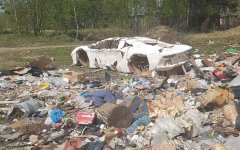 На владимирской свалке мусора обнаружили Lamborghini