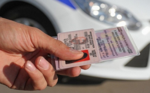 Житель Нижегородской области купил права в Интернете и попался с поличным