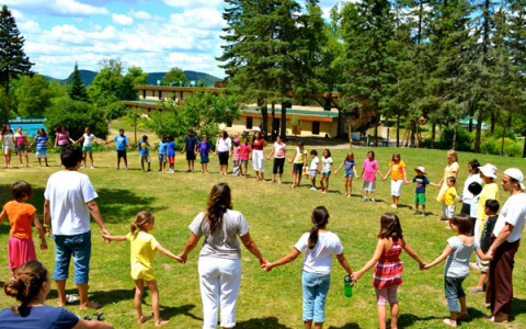 Дети из больших и малообеспеченных семей региона отдохнут на 105 миллионов