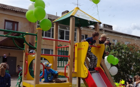 Новая детская площадка появилась в Энергетике