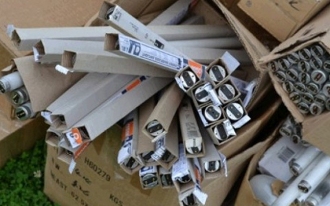 В 12-ти школах Коврова обнаружены нарушения при хранении ртутных ламп