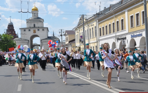 Гордость родителей: владимирским школьникам вручат золотые медали