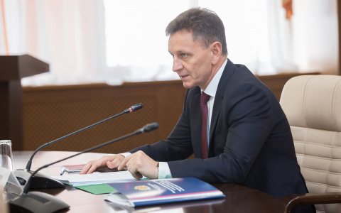 Губернатор Сипягин хочет спасти детей от контрафактных игрушек