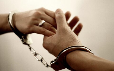 Опасная романтика: влюбленных из Покрова задержали за хранение наркотиков