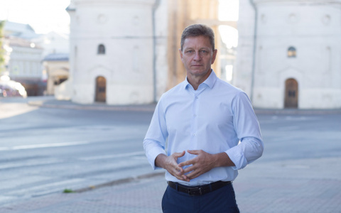 Сипягин объяснил, как его жена попала в областной «Владимиртеплогаз»