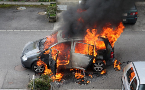 В Александрове от одной сигареты сгорели сразу три машины