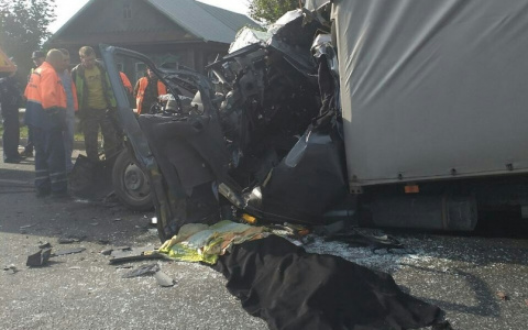 Смертельное ДТП в Вязниковском районе: грузовик врезался в фуру
