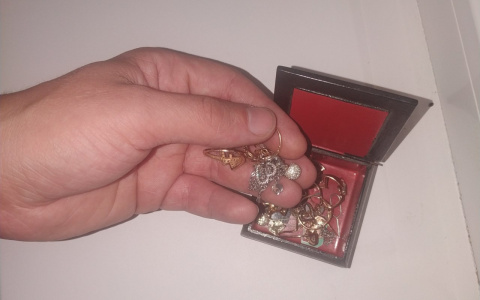 Новости Владимира. Украл из шкатулки ювелирные украшения
