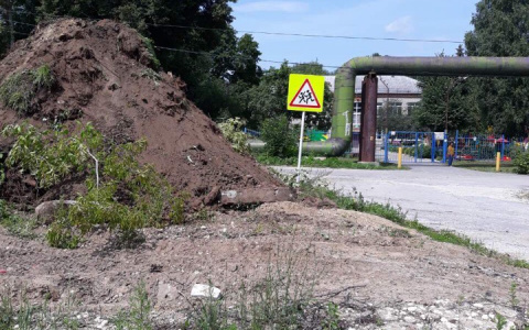Опасное соседство: на улице Мира строят парковку вплотную к детскому садику