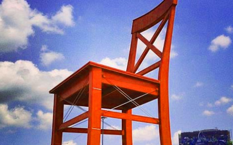 Необычный арт-объект на крыше здания: есть ли такой во Владимире?