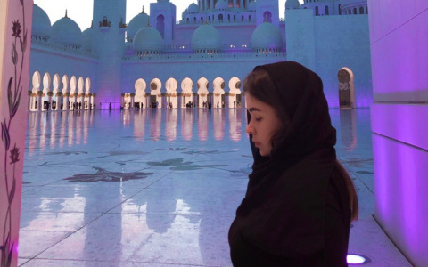 Горожанка: "Эмираты — страна "золотых" мечетей"