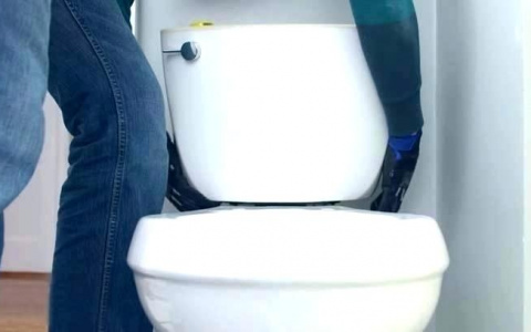 Тащил в обнимку: ковровчанин украл из кафе унитаз за 4500 рублей