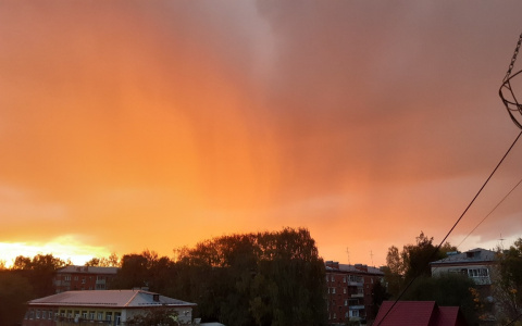 Владимир в огне: горожане поделились снимками яркого заката