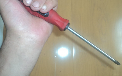 Житель Владимирской области пытался заколоть грибника отверткой