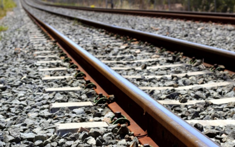 В Струнино грузовой поезд сбил 29-летнего парня