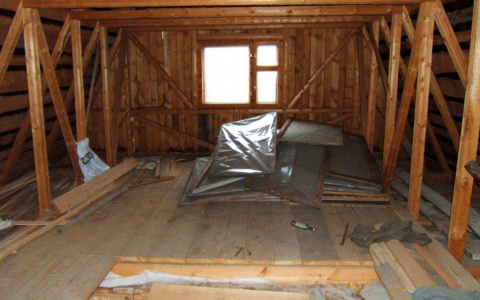 На чердаке дома в Гусь-Хрустальном полицейские обнаружили "клад"