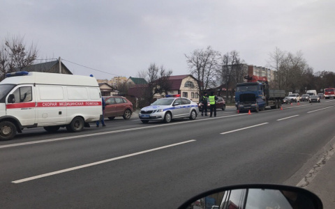 Автомобиль смяли в гармошку: в Юрьевце случилось ДТП с грузовиком