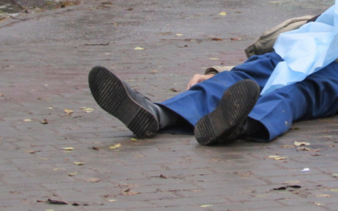 В Вязниках  до смерти избили мужчину и оставили его труп в подъезде