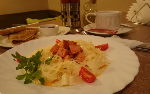 Дом, кафе или столовая: где предпочитают обедать владимирцы?