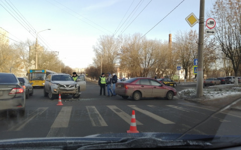 Из-за аварии на ВлГУ образовалась пробка из троллейбусов