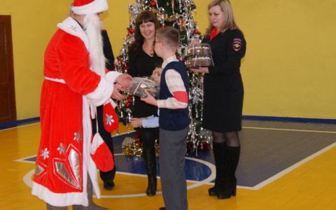 Полицейский Дед Мороз начал путешествие по Владимирской области