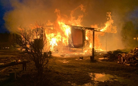 Крупный пожар в Струнино оставил без крова семь человек