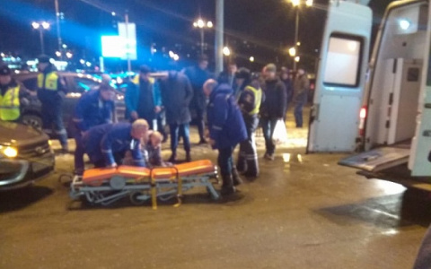 На парковке у "Глобуса" сбили бабушку