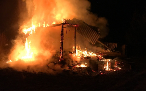 Погибшая в пожаре пара жила в аварийном доме за тысячу рублей в год