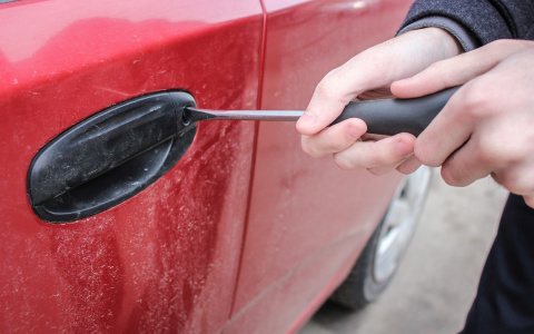 Житель Юрьев-Польского угнал машину у приятеля и тут же попал в ДТП