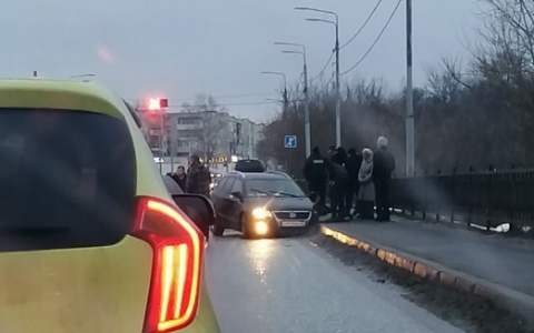Во Владимире у водителя прямо за рулем остановилось сердце