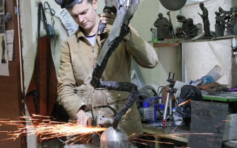 Владимирский скульптор создаёт свои работы из нетрадиционных  материалов