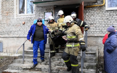 В Гусь-Хрустальном пожарные спасли старушку
