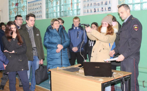 «Студенческий десант» побывал в отделе полиции Гусь-Хрустального района