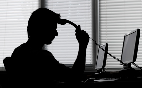 Сотрудник сотового оператора торговал перепиской владимирцев