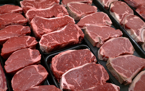 Под Владимиром воспитанников детсада чуть не накормили просроченным мясом