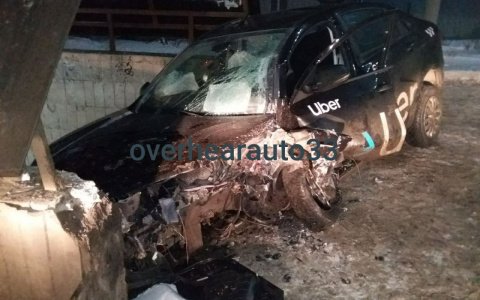 Таксиста, влетевшего в подземный переход во Владимире, заставят оплатить ремонт