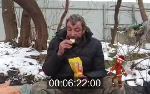 Ковровский блогер издевался над бездомным мужчиной