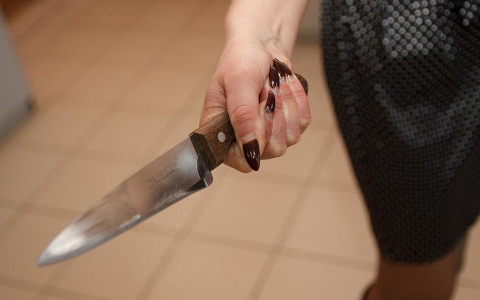 В Собинке взрослая женщина 16 раз вонзила нож в девочку-подростка