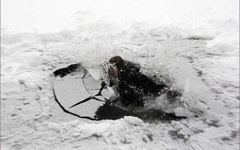 В Александрове 10-летний ребенок провалился под лед