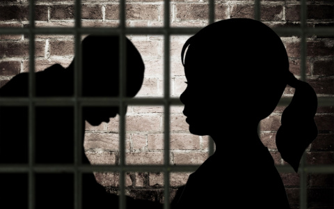 В Коврове 45-летний мужчина склонил школьницу к сексу