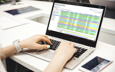 В Коврове сотрудница салона сотовой связи продавала данные клиентов