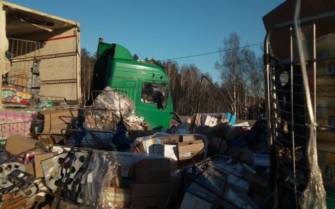В Вязниковском районе перевернулся грузовик с бытовой химией