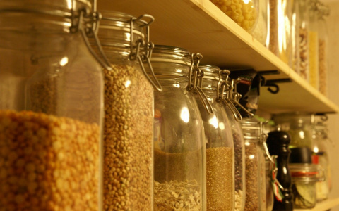 Гречка и пельмени вошли в ТОП самых "кризисных" товаров в России