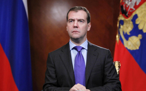 Медведев предупредил о возможном ужесточении ограничений из-за коронавируса