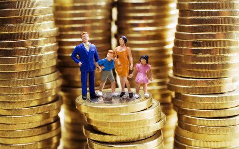 Более 7,4 тысяч семей Владимирской области в апреле получили денежные выплаты