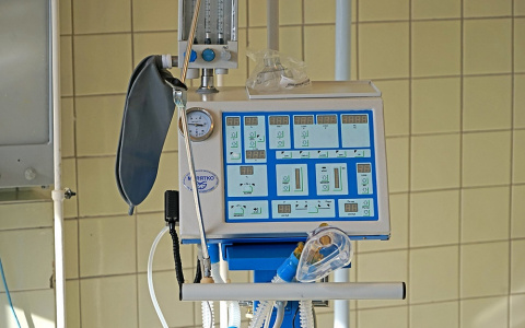 Власти опровергают информацию о просроченных аппаратах ИВЛ