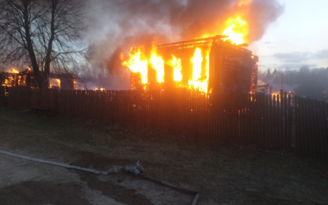 В деревне Александровского района дотла сгорело четыре дома