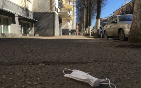 Александровец заплатит 15 тысяч рублей за курение у подъезда